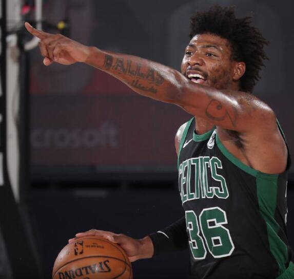  塔图姆末节发威独得十八分，绿军逆转战胜猛龙劲旅