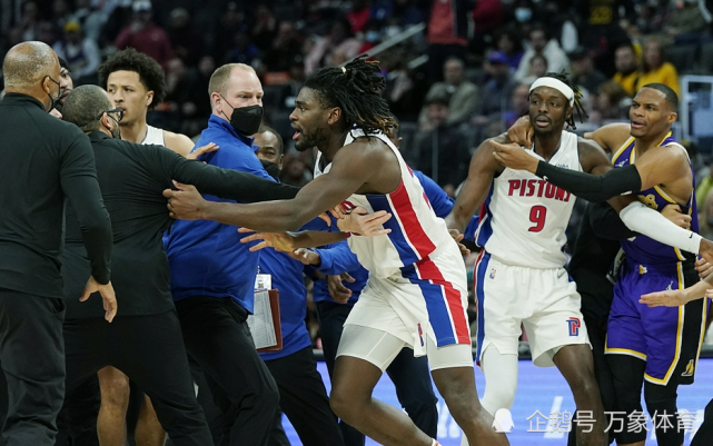  安东尼奥传射建功西汉姆联主场击败狼队终结连败